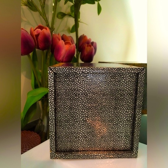 HANDMADE BUTTERFLY BLING THEMED TISSUE BOX - Picture 6 of 9